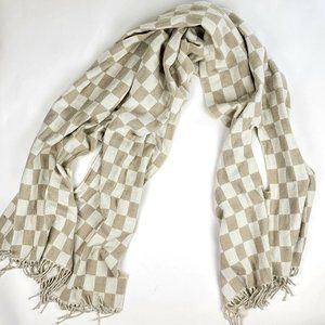 Beige checkered scarf